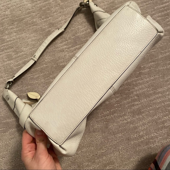 Coach Pebbled Leather Purse Ivory - Picture 3 of 10